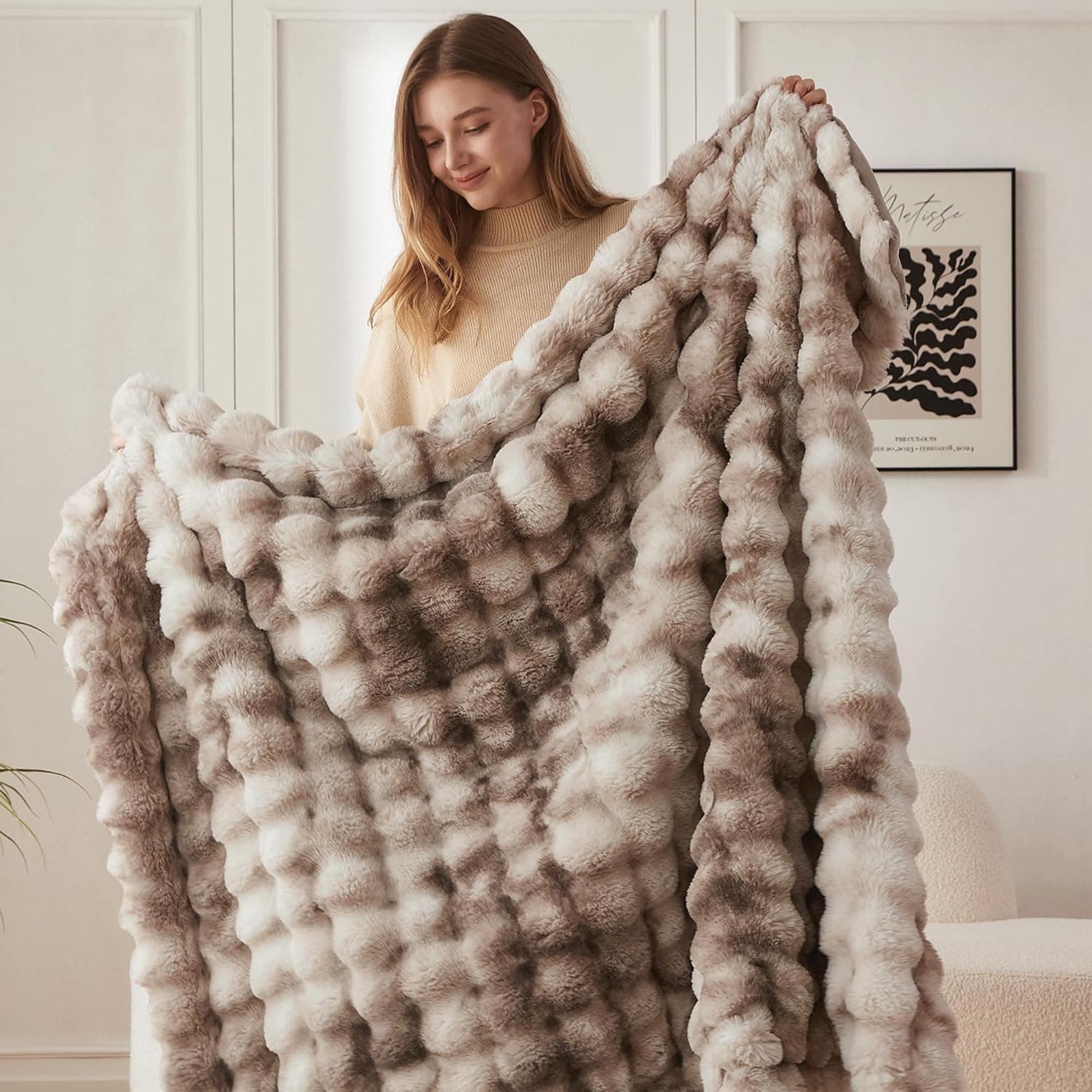 COOVA Tie-Dye Brown Faux Fur Throw Blanket – Luxuriously Soft 50x60" Cozy Plush Design for Sofa & Bedroom thumbnail 4